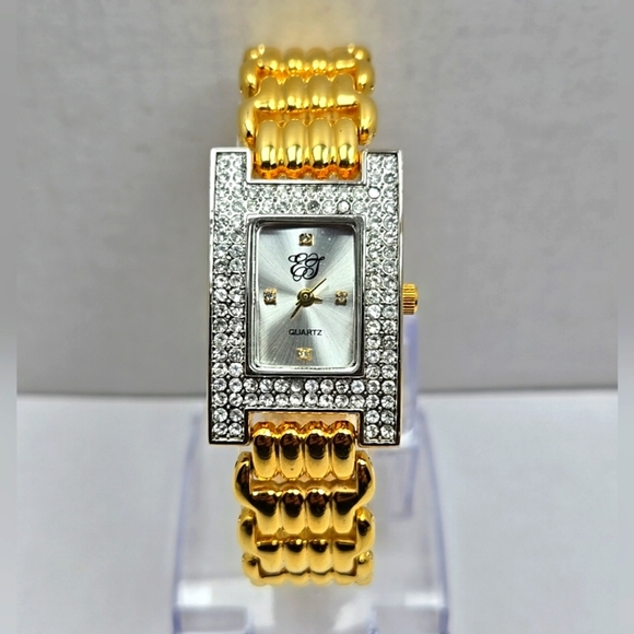 Womens Elizabeth Taylor White Diamonds Gold Tone Crystals Bracelet New Battery - Picture 1 of 9